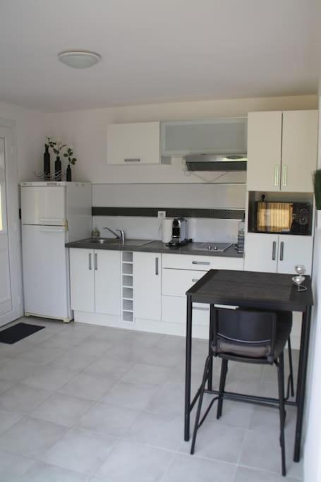 Studio Independant Auriol Luaran gambar